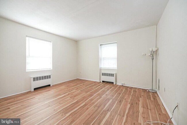 Foto del edificio - 671 Franklin Pl