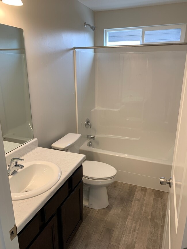 Foto del edificio - 718 N 260 W