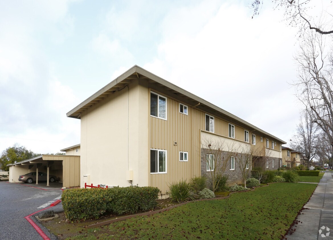 Primary Photo - Villa Ranchero Apartments