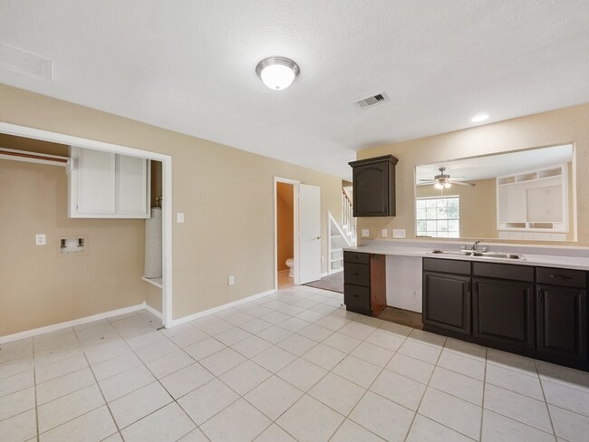 Building Photo - 24023 Strong Pine Dr