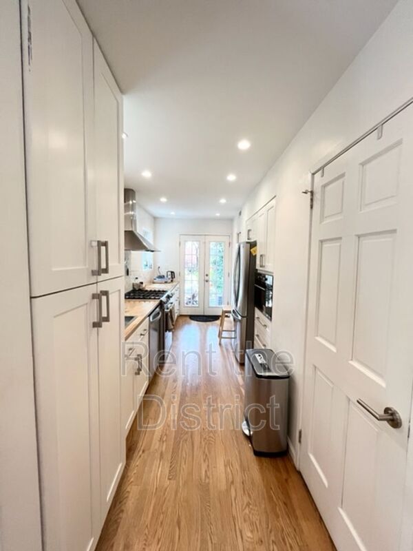 Foto del edificio - 2508 East Pl NW