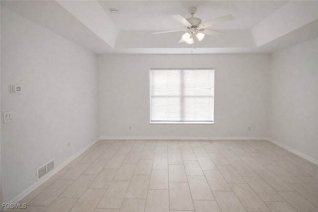 Building Photo - 2912 SE Santa Barbara Pl