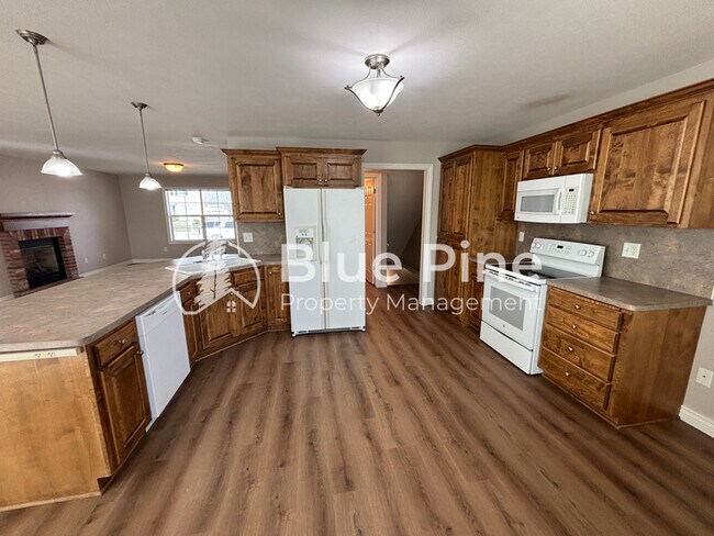 Building Photo - 1624 Summer Way