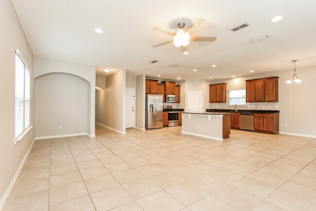 Foto del edificio - 560 Drysdale Dr