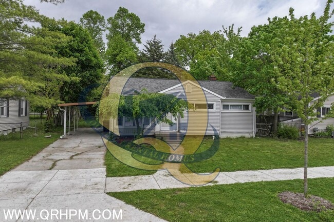 Building Photo - Available Now in Fenton!!!