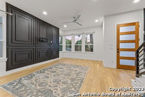 Foto del edificio - 715 Eleanor Ave
