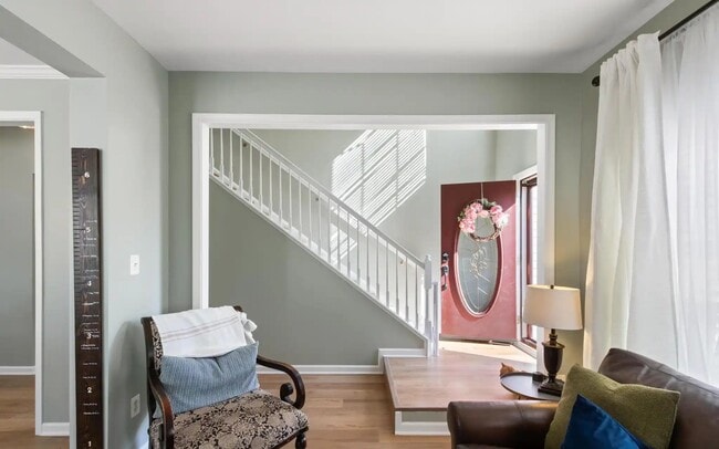 Building Photo - 6 Beau Ridge Dr