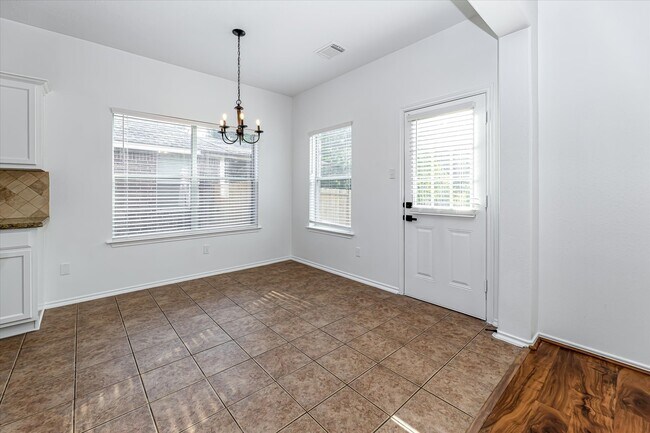 Foto del edificio - 150 S Star Ridge Cir