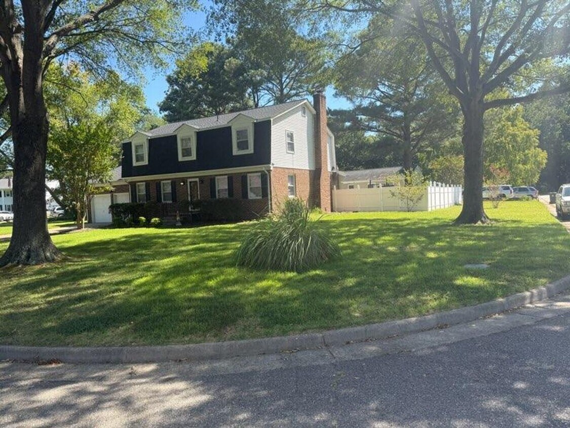 Building Photo - Email Linda@vacosold.com  or Call Office 8...