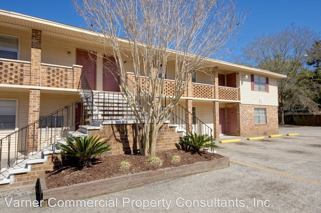 Primary Photo - 6838-6838 Ward Ave