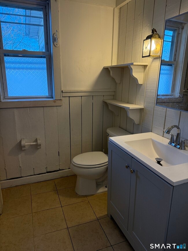 Building Photo - 1566 North Ave