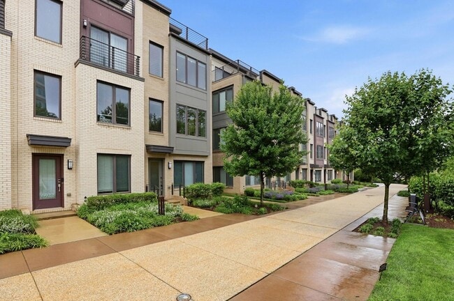 Photo - 6924 Rockledge Dr Townhome