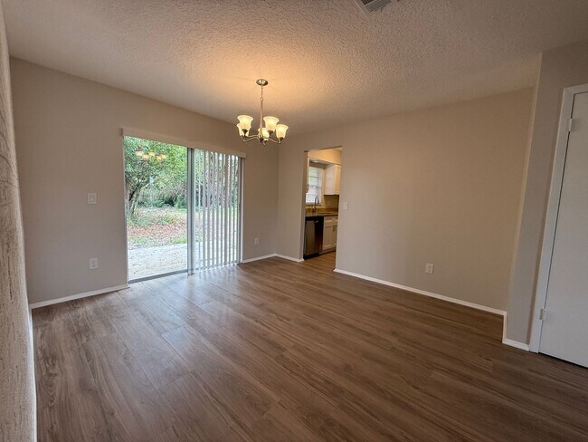 Foto del edificio - Newly Renovated Deltona Lakes Home!