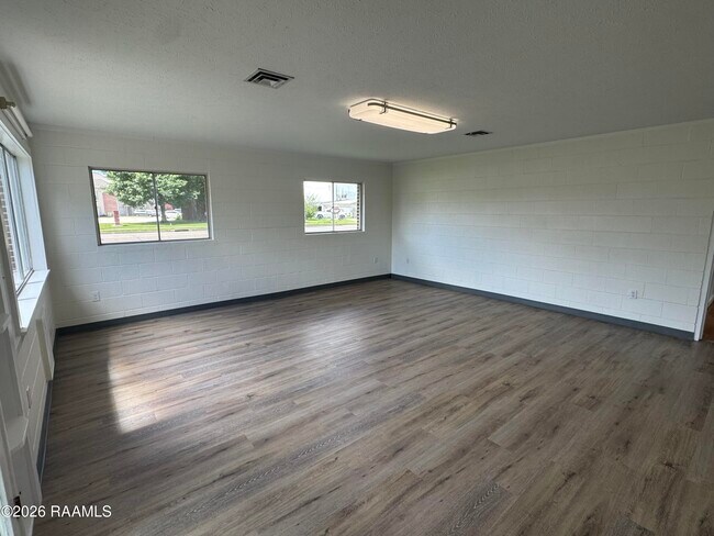 Foto del edificio - 206 Guilbeau Rd