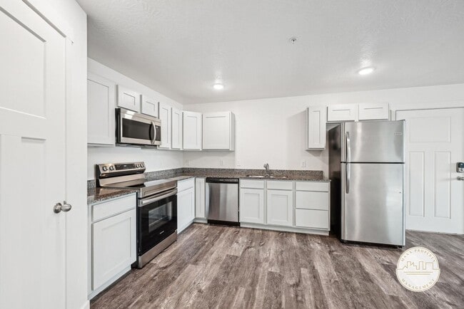 Building Photo - Gorgeous 2-Bed, 2-Bath Apartments in Provo...