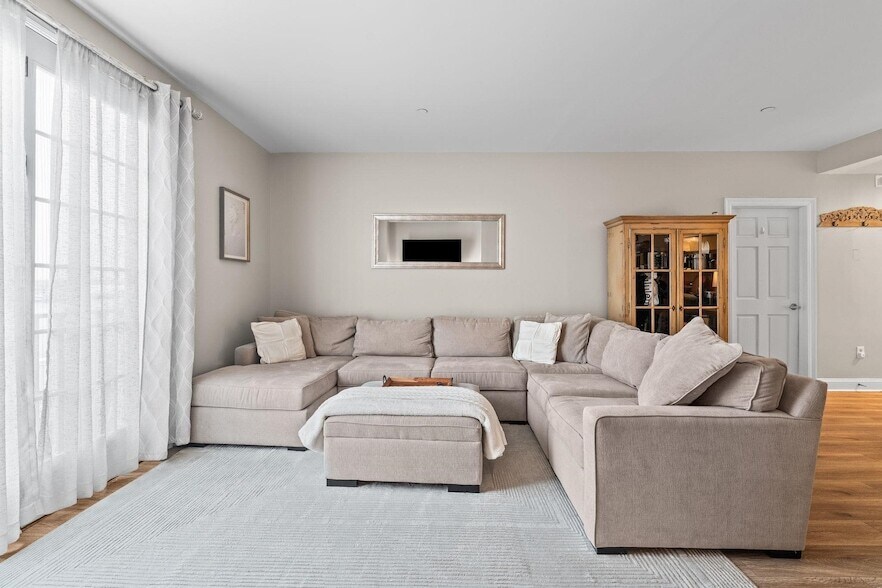 Photo - 100 Shearwater Court E Unit 31