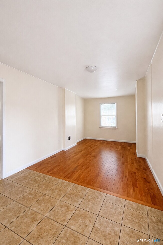 Building Photo - 53 Mc Clean Ave