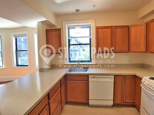 Photo - 881 Massachusetts Ave Apartments