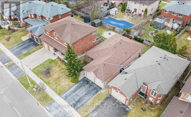 Building Photo - 251 Pringle Dr