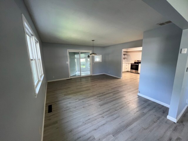 Building Photo - 1602 S Estate Ave