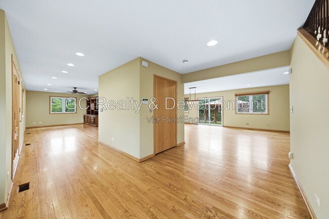 Building Photo - 1007 Forest Dr
