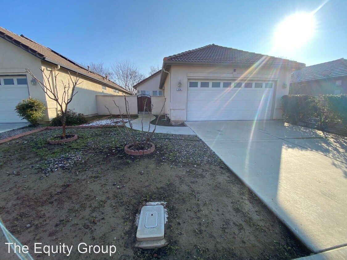 Primary Photo - 3 br, 2 bath House - 328 S Holland Ct