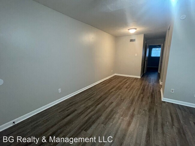 Building Photo - 1 br, 1 bath House - 100 Mcarthur St Apt 14