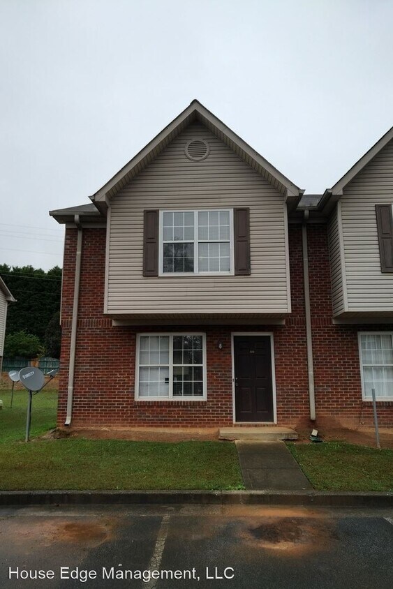 200 Westridge Dr, Acworth, GA 30101 Room for Rent in Acworth, GA
