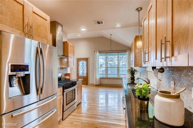 Building Photo - 3 br, 2 bath House - 2304 Santa Maria St