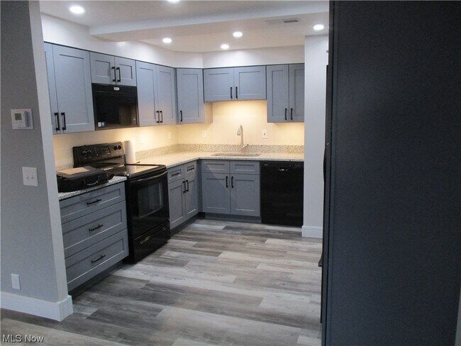 Building Photo - 649 Tollis Pkwy