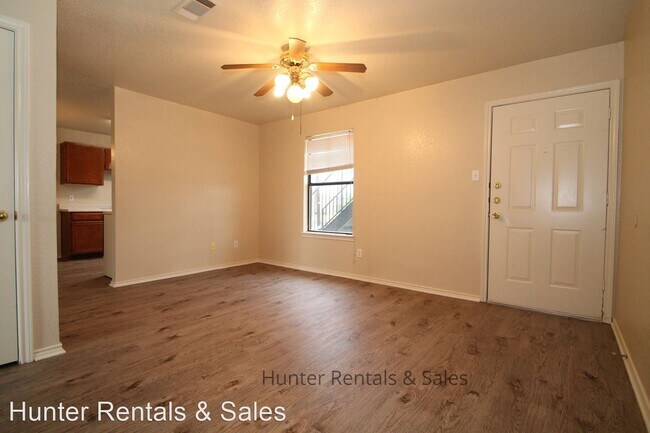Building Photo - 1714 Benttree Dr