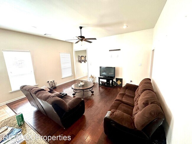 Building Photo - 3 br, 2 bath House - 37204 Corvette Dr.