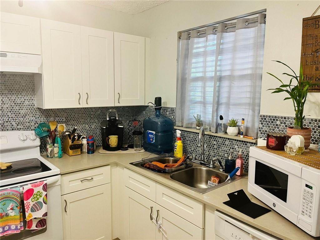9430 Live Oak Pl Unit 304, Davie, FL 33324 Condo for Rent in Davie