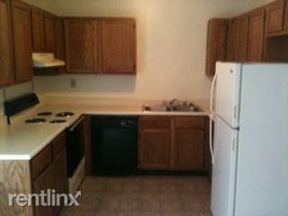 Building Photo - 700 Whitney Woods Pl