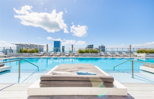 Foto del edificio - 1010 Brickell Ave
