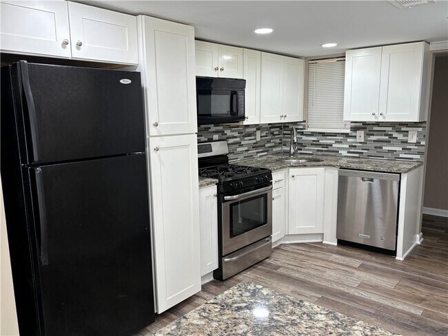 Building Photo - 2187 Palmyra Dr