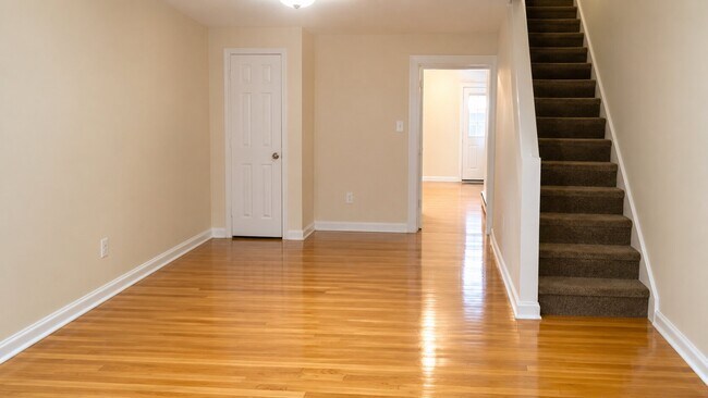 Foto del edificio - 425 Emily St