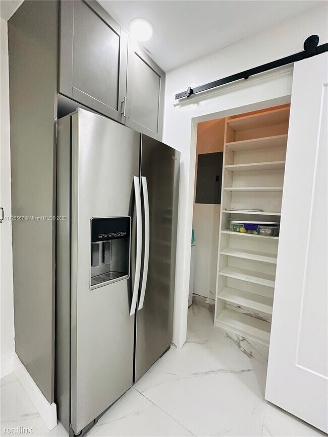 Foto del edificio - 4 br, 2 bath House - 5931 NE 5th Ave # 5931