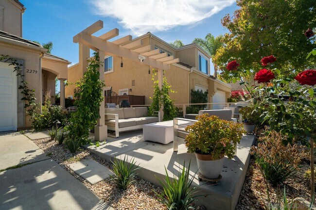 Building Photo - 2279 Rock Crest Glen