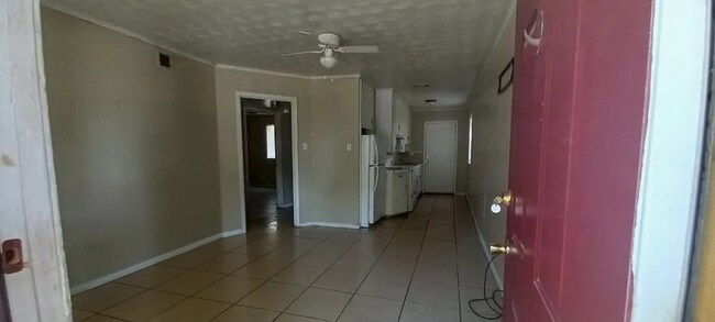 Foto del edificio - 2401 S Linden St