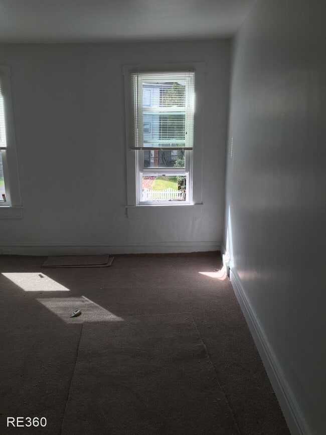 Building Photo - 3 br, 1 bath House - 132 Southern Ave Mt W...