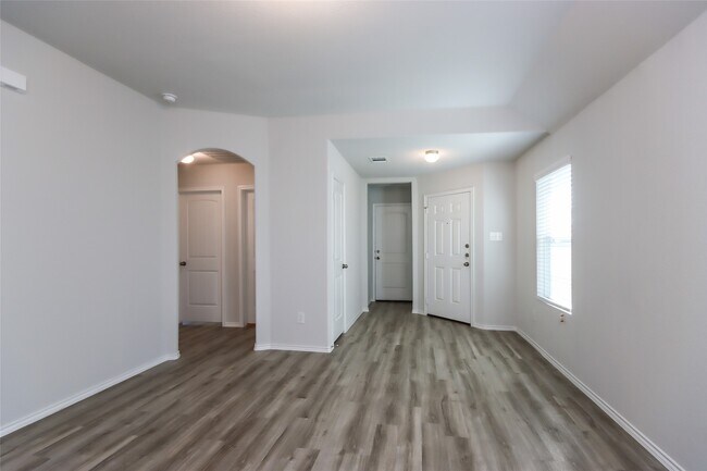 Foto del edificio - 17430 Linthorne St