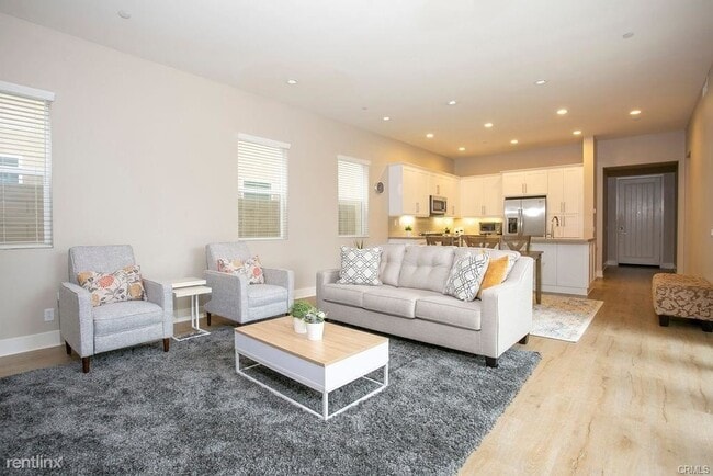 Building Photo - 3 br, 2 bath House - 233 Follyhatch