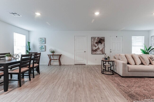 Foto del edificio - 5935 Texas Spur