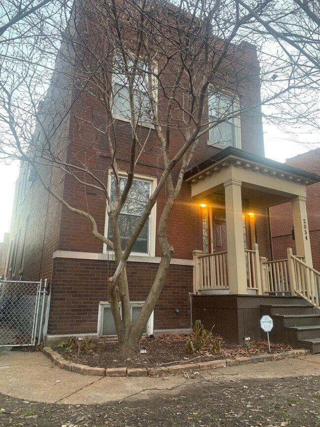 Building Photo - 2054 Ann Ave