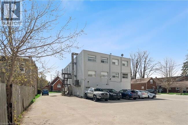 Building Photo - 1 Elgin St N