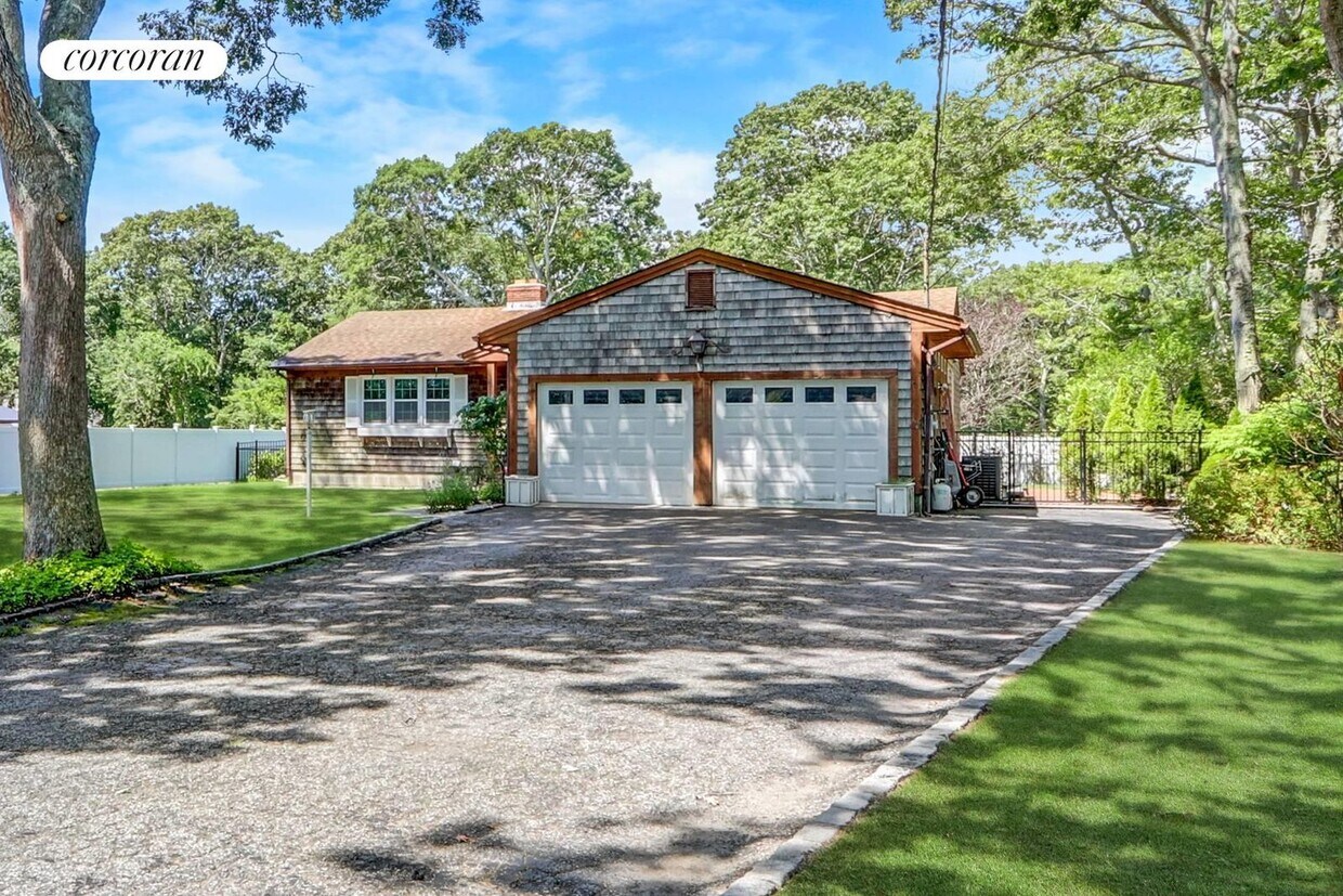 162 Lynn Ave, Hampton Bays, NY 11946 House for Rent in Hampton Bays