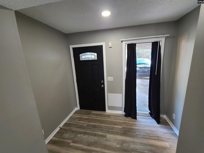 Building Photo - 14 Royalgate Dr
