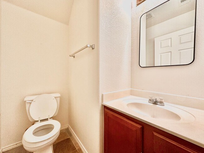 Foto del edificio - Spacious 3x2.5 South Austin Home