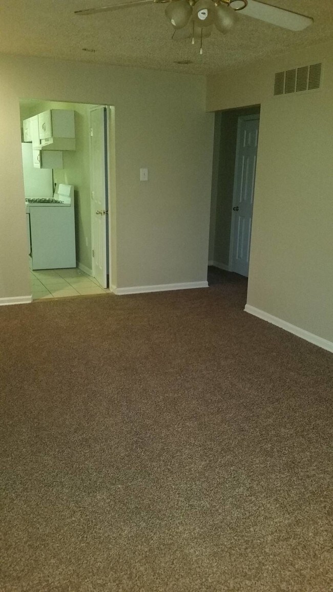 Foto del edificio - 4417 E 56th St